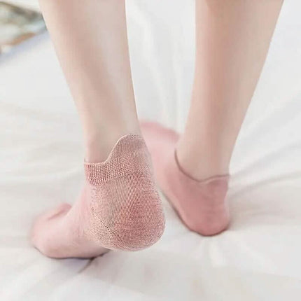 10-Pairs: Women's Cute Embroidered Soft & Lightweight Low Cut Ankle Socks