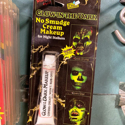 Glow in the Dark No Smudge Cream Makeup