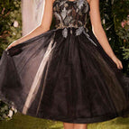Black / 2
