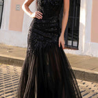 Black / 4