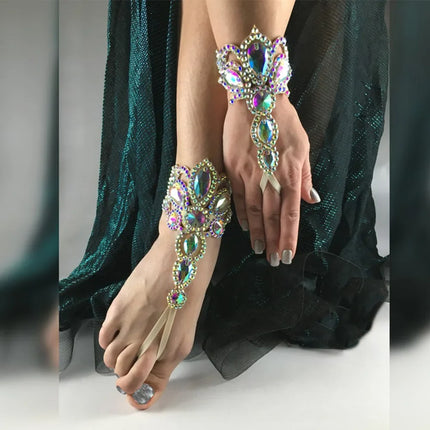 Geometric Rhinestone Finger Bracelet – Elegant Crystal Hand Chain Ring Jewelry for Festivals, Weddings & Clubwear
