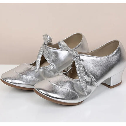The Stardust Studio Oxford – Classic Lace-Up Practice Heel