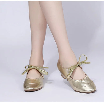The Stardust Studio Oxford – Classic Lace-Up Practice Heel