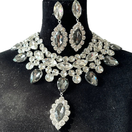 Rhinestone Water Drop Pendant Necklace & Earring Set