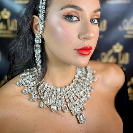 Exaggerated Geometric Rhinestone Necklace