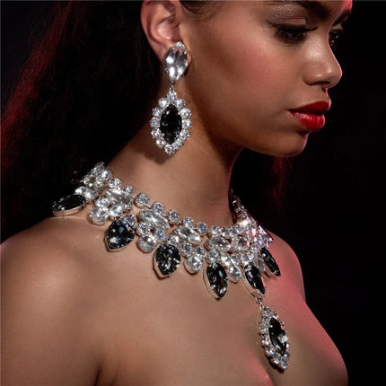 Rhinestone Water Drop Pendant Necklace & Earring Set