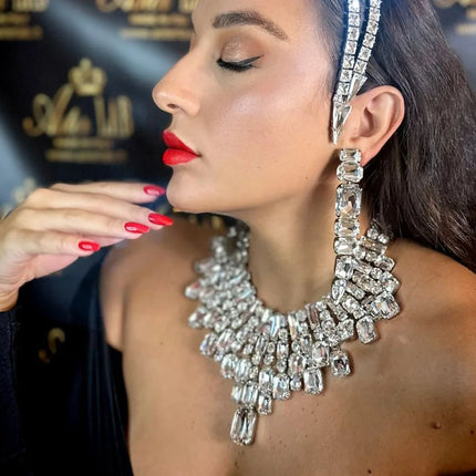 Exaggerated Geometric Rhinestone Necklace