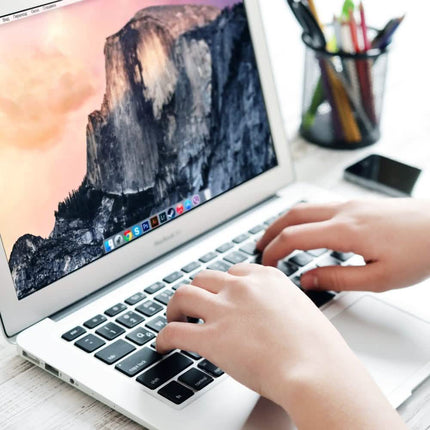 Apple MacBook Air MD760LL/A Core i5 1.3 13-Inch 4GB RAM 128GB (Refurbished)