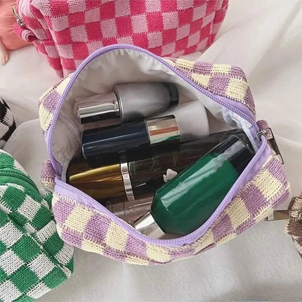 Checkered Pattern Zipper Makeup Bag