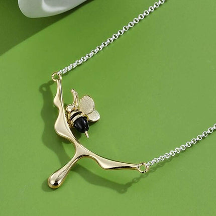 INALIS 925 Sterling Silver Pendant Cute Bee Agate Stone Luxurious Necklace
